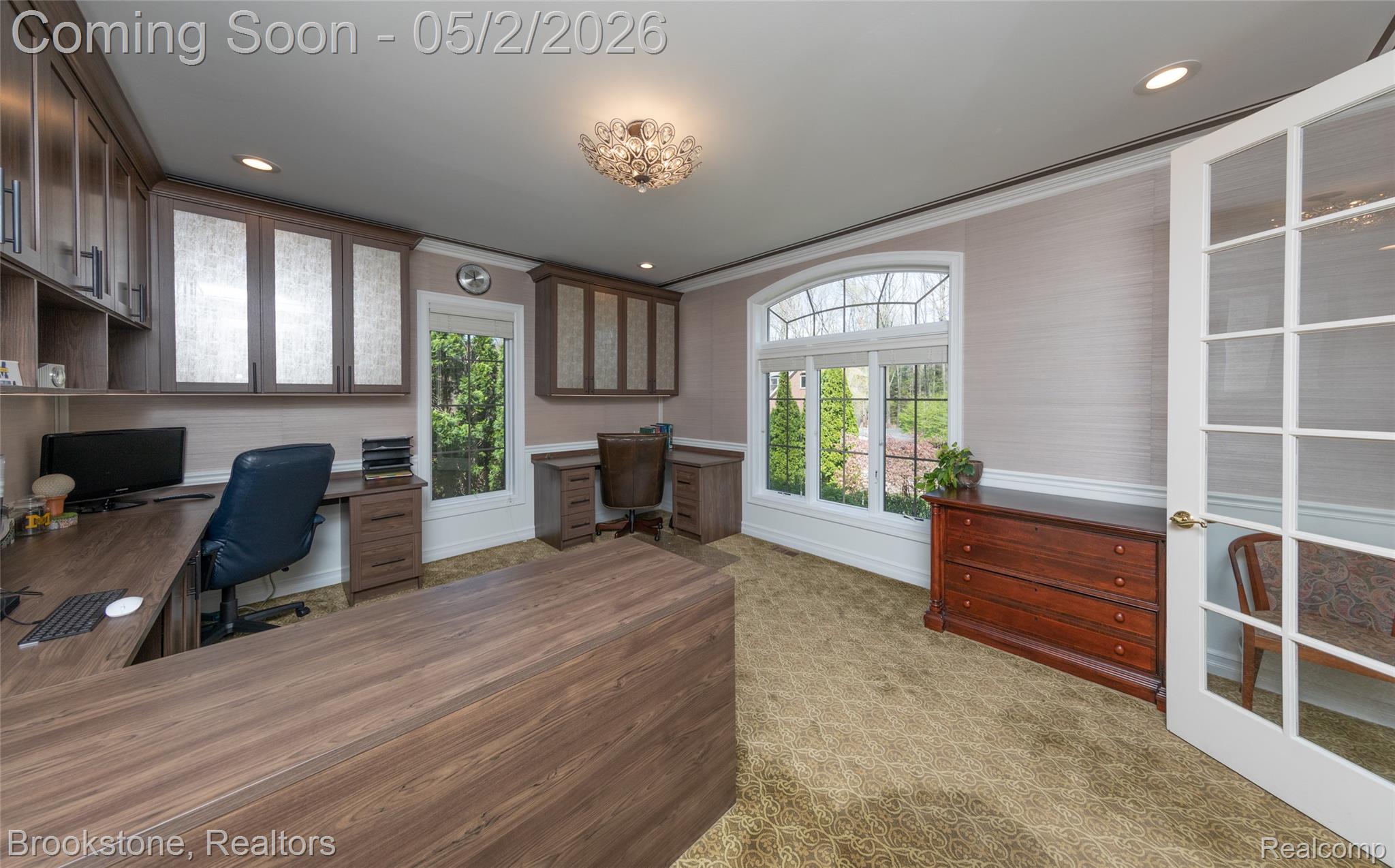 9811 KINGSTON POINTE