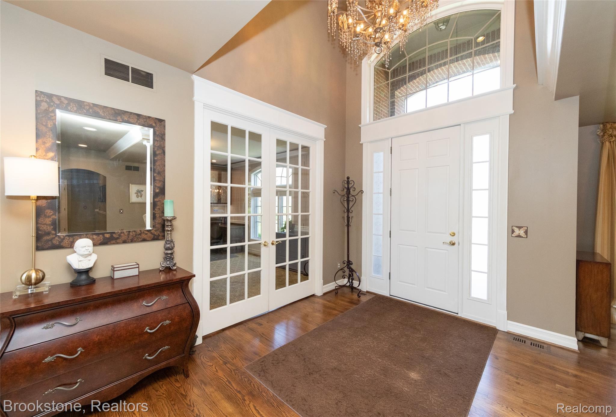 9811 KINGSTON POINTE