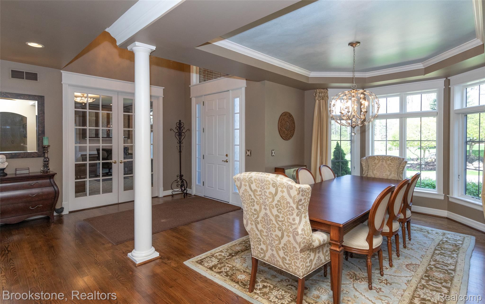9811 KINGSTON POINTE