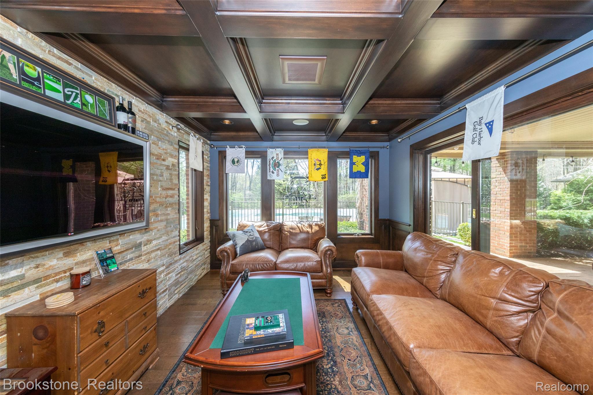 9811 KINGSTON POINTE
