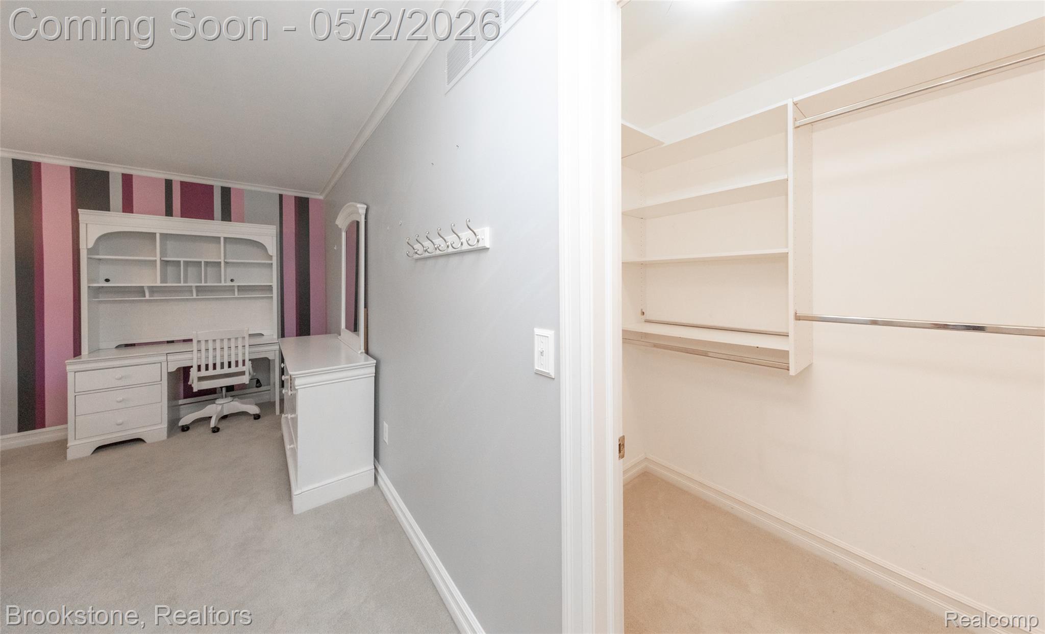 9811 KINGSTON POINTE