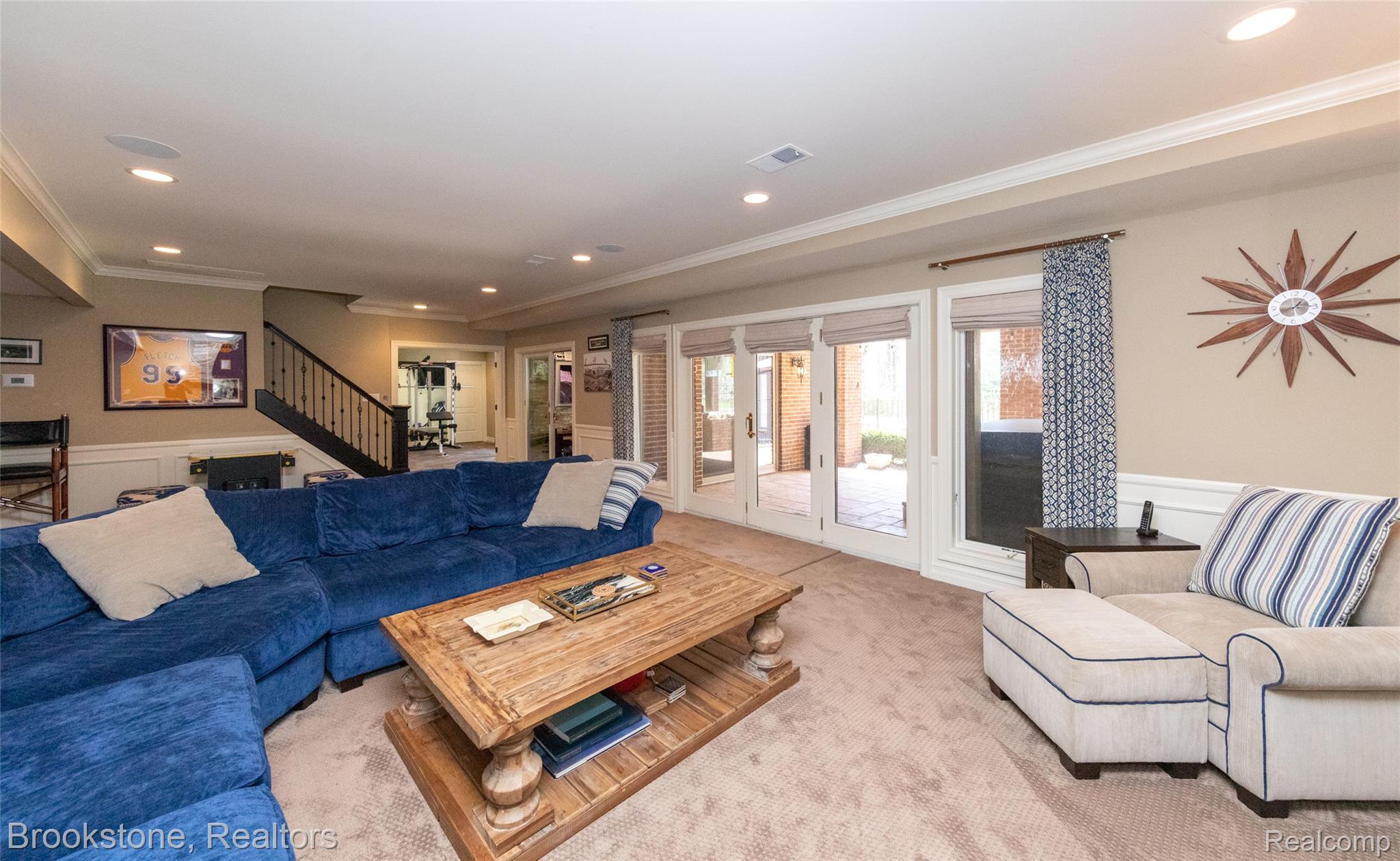 9811 KINGSTON POINTE