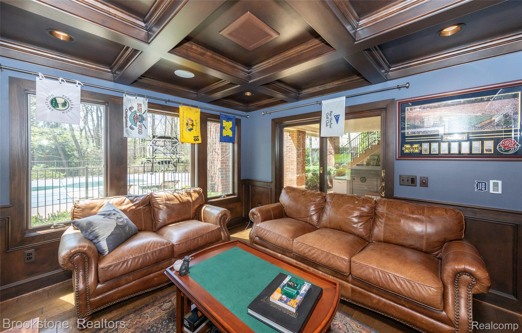 9811 KINGSTON POINTE