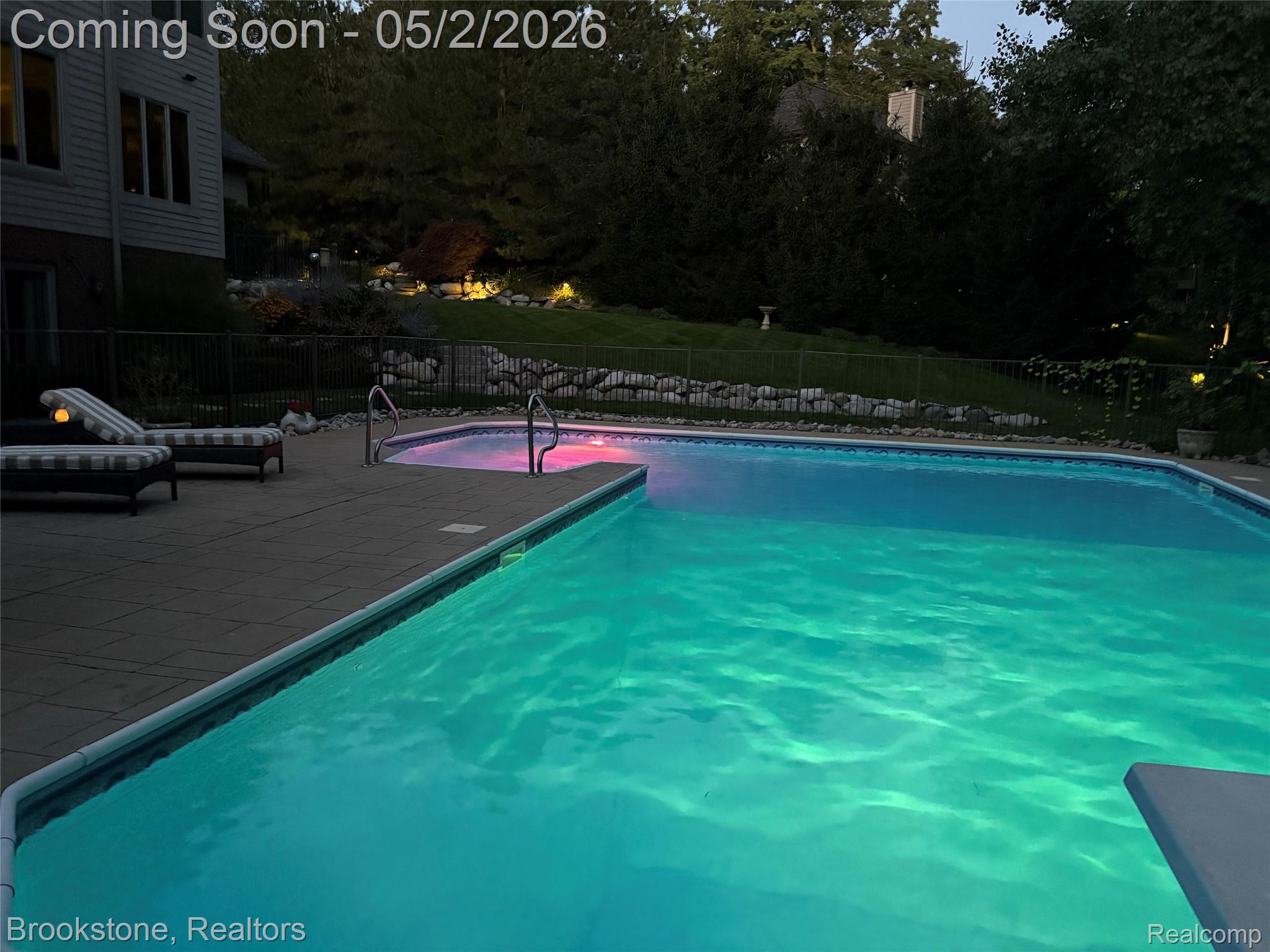 9811 KINGSTON POINTE