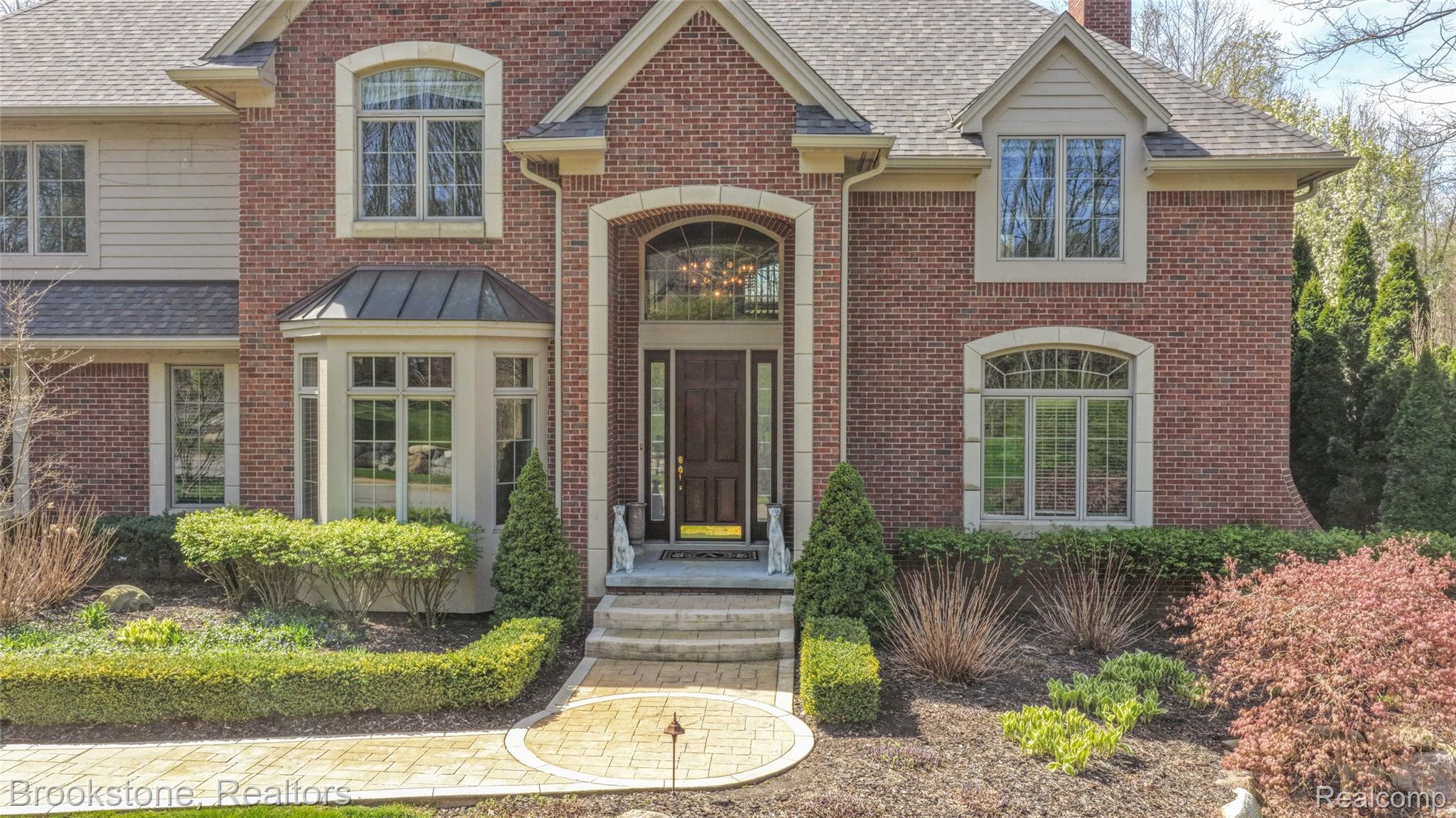 9811 KINGSTON POINTE