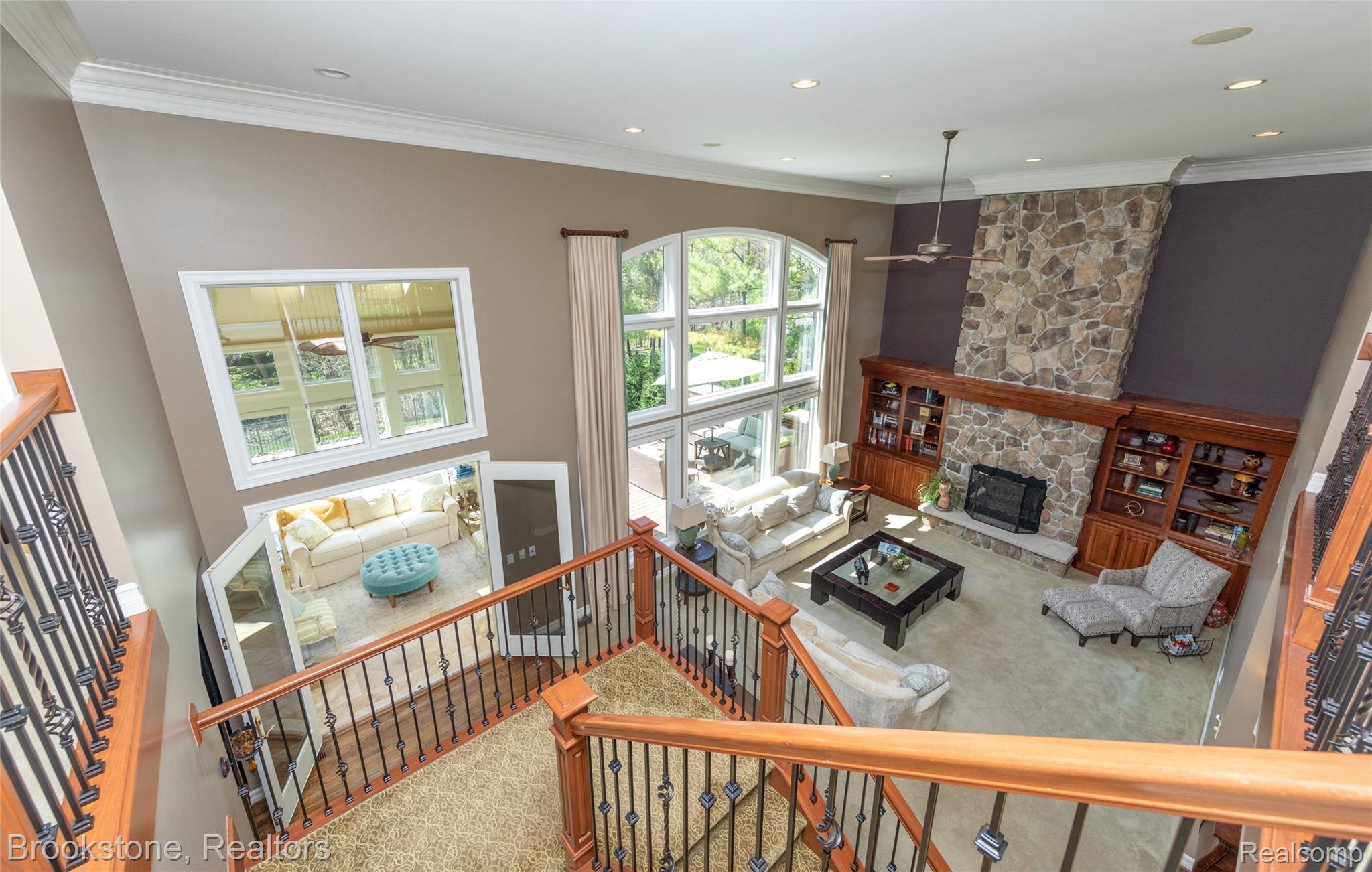 9811 KINGSTON POINTE