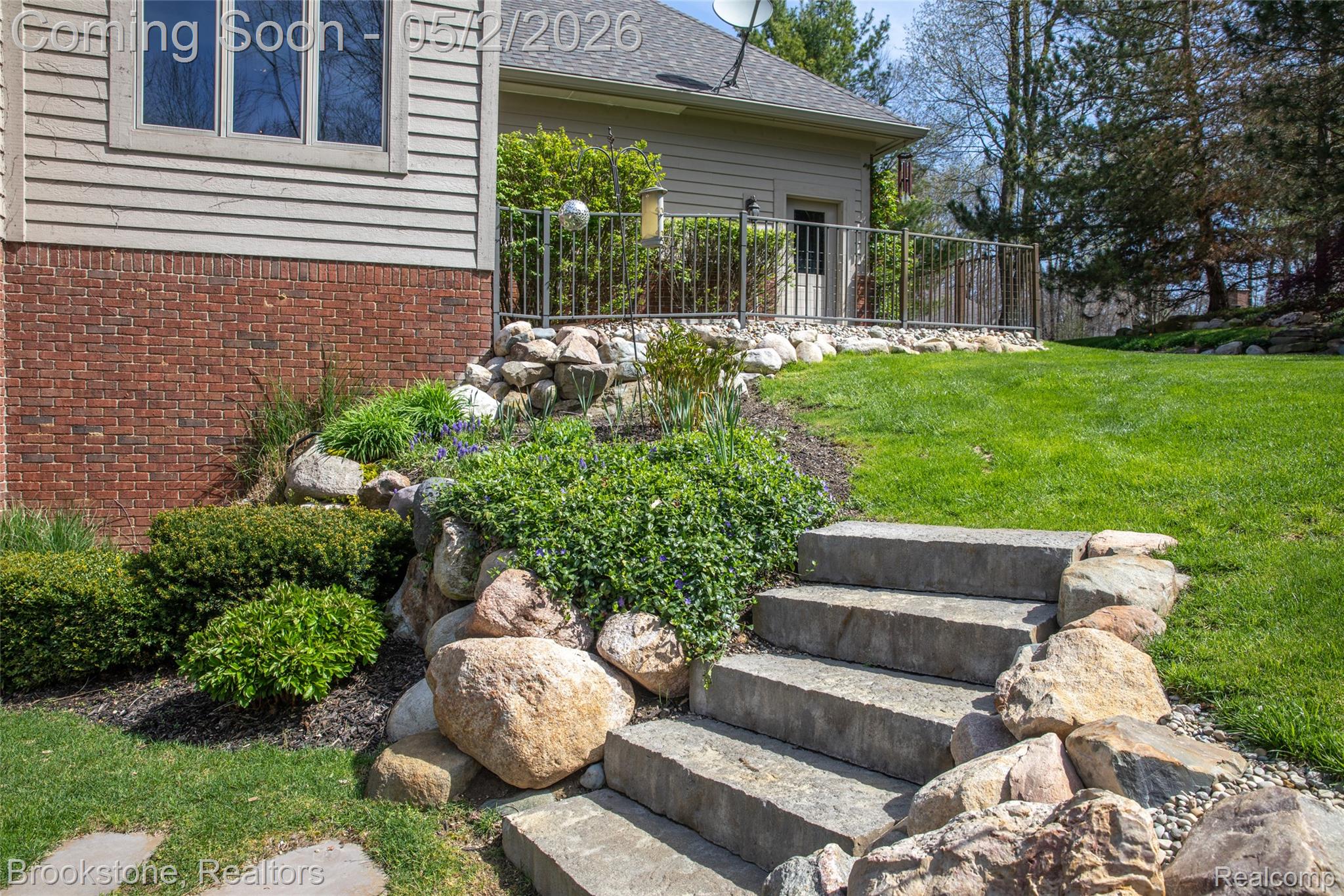 9811 KINGSTON POINTE