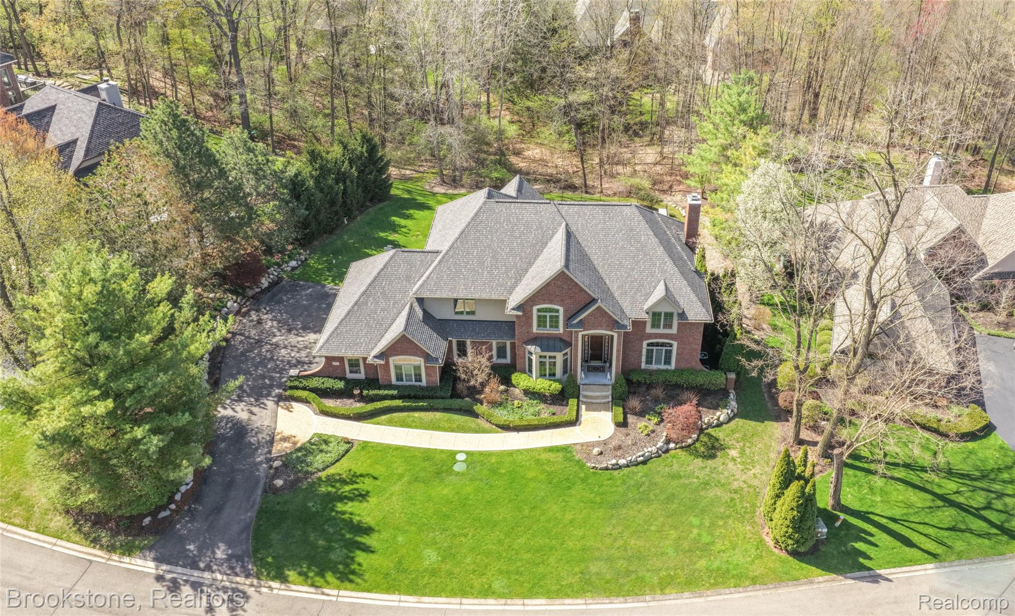 9811 KINGSTON POINTE