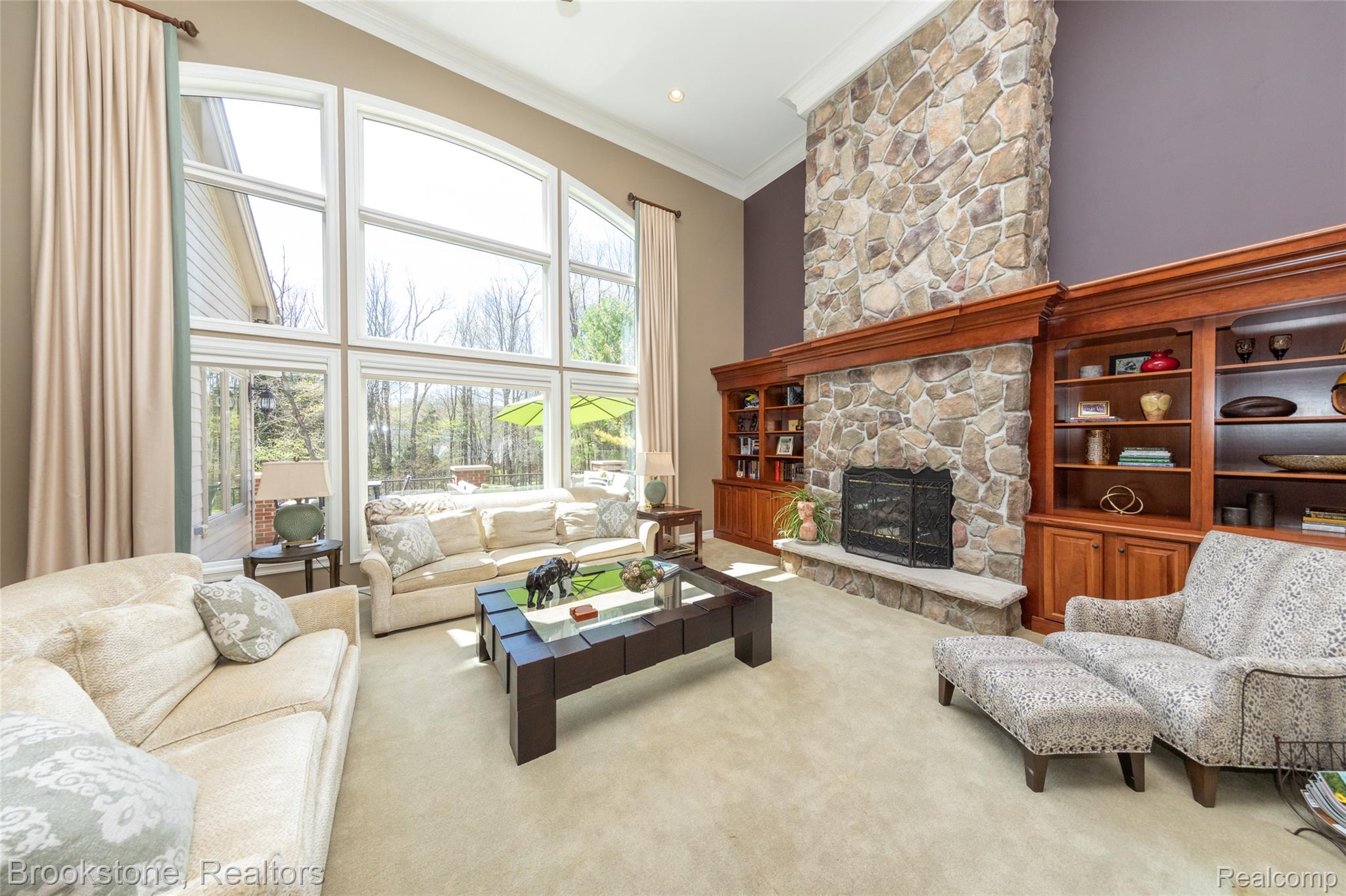 9811 KINGSTON POINTE