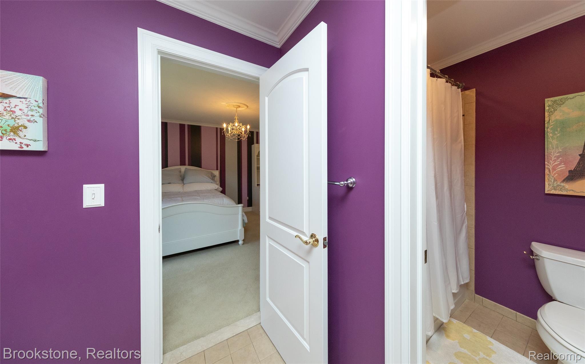 9811 KINGSTON POINTE