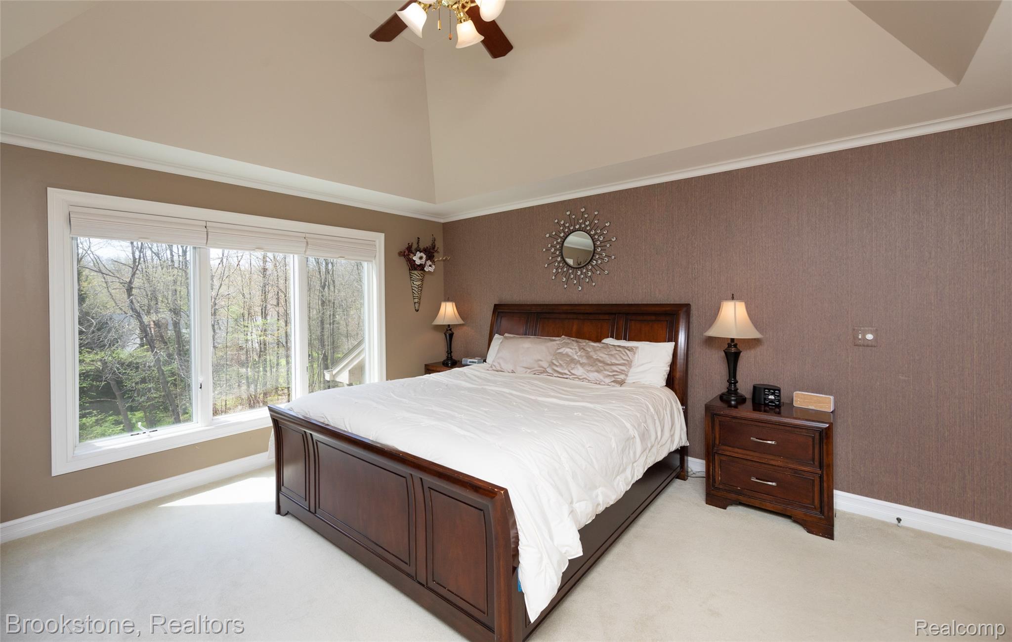 9811 KINGSTON POINTE