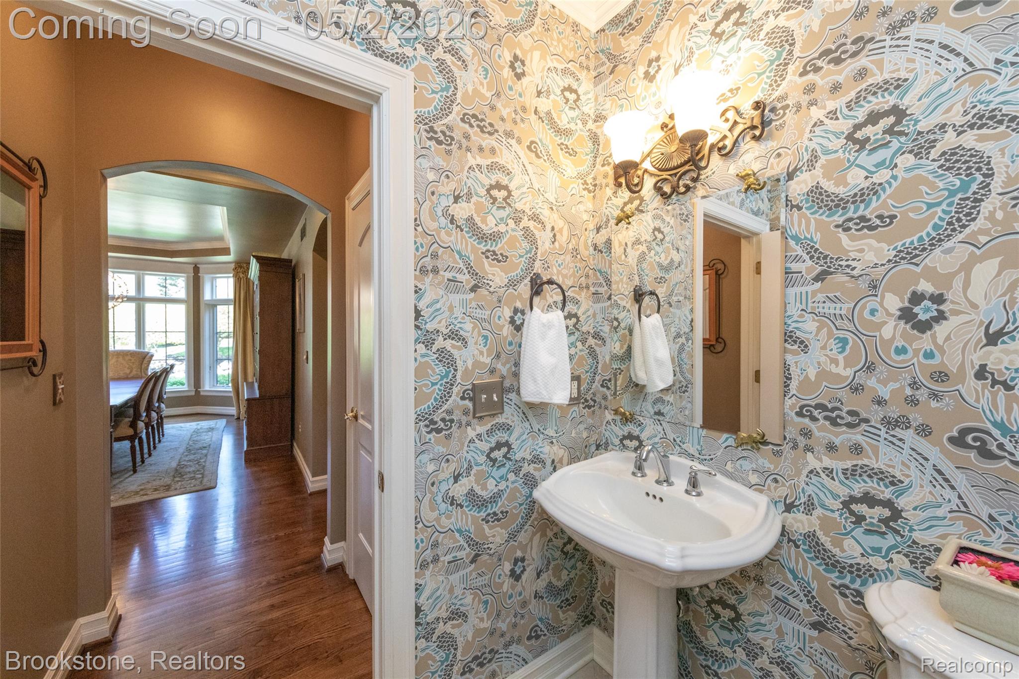 9811 KINGSTON POINTE