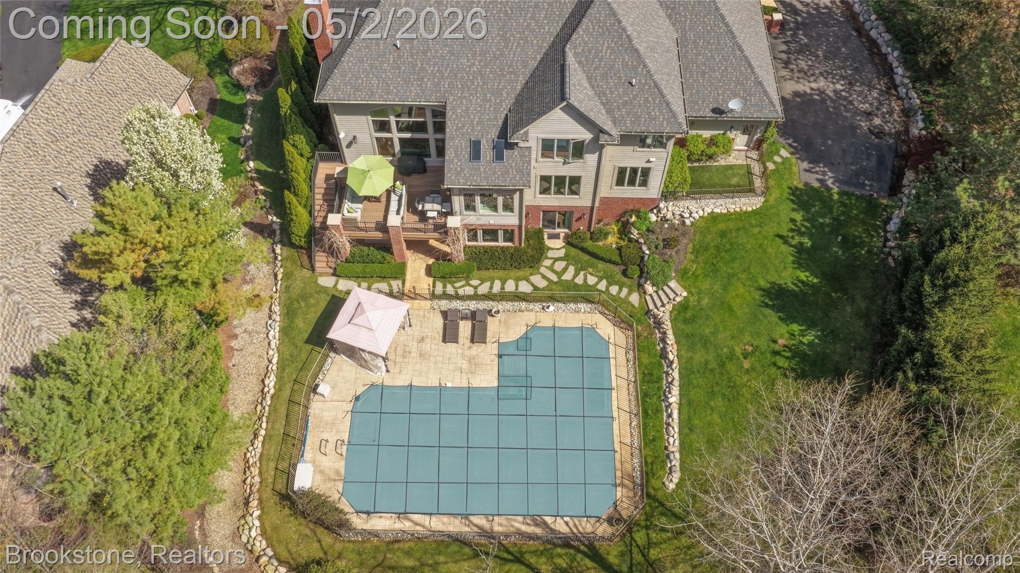 9811 KINGSTON POINTE