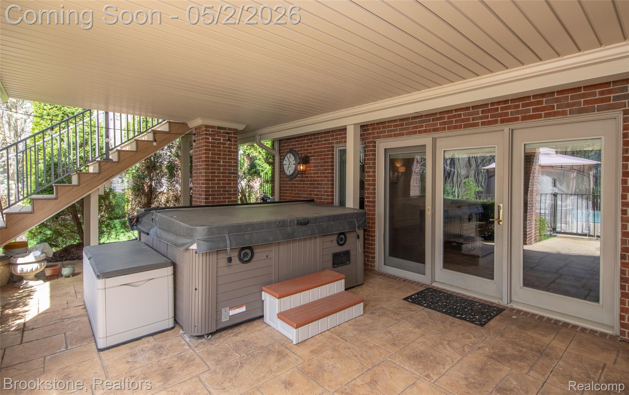 9811 KINGSTON POINTE