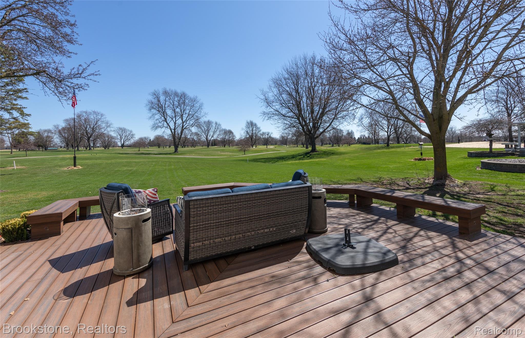 1322 MEADOW GREEN