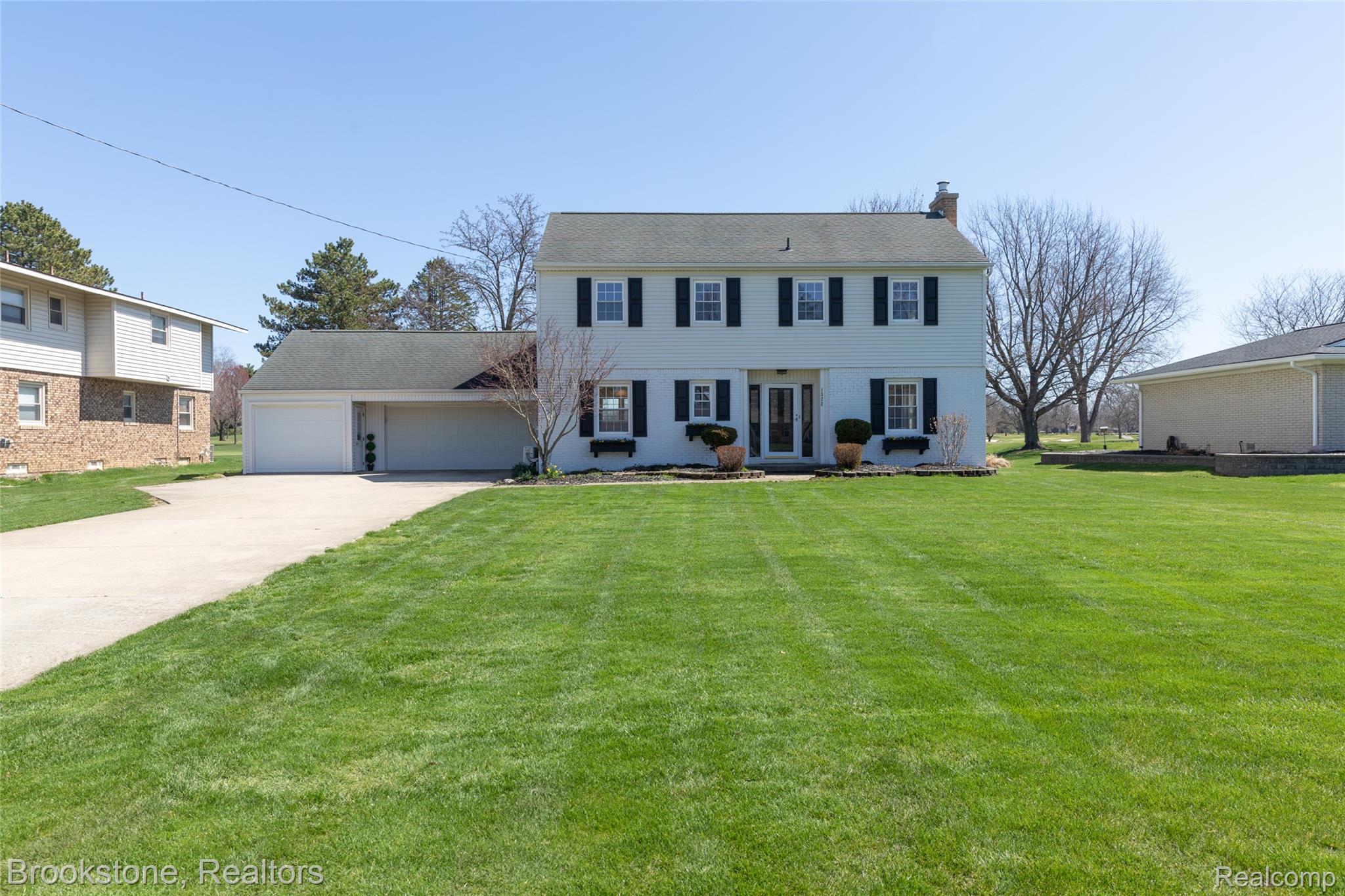 1322 MEADOW GREEN