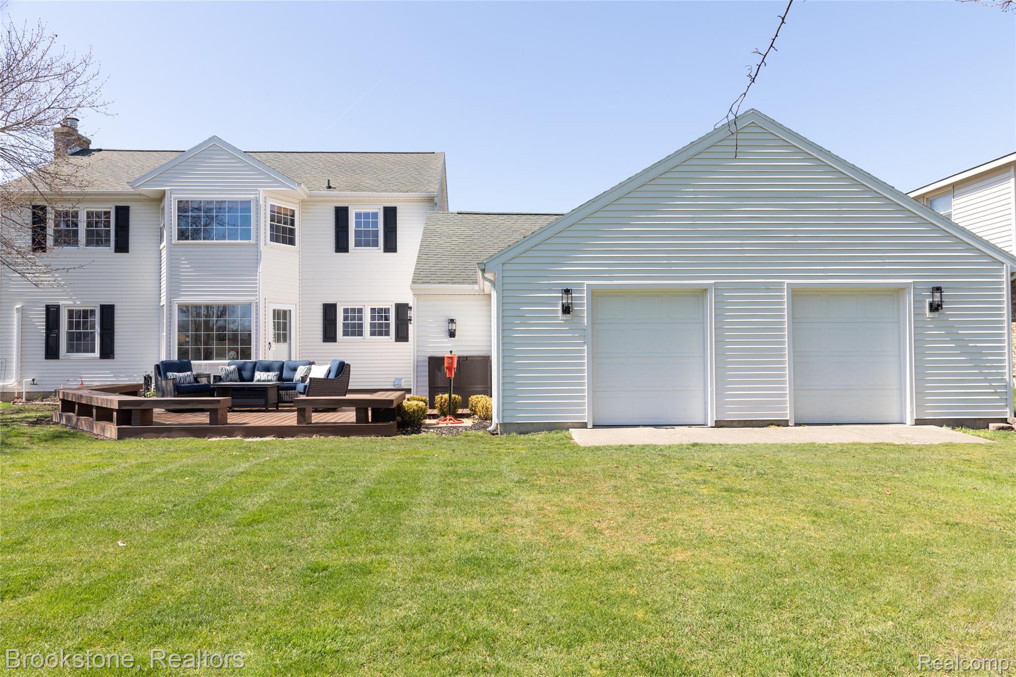 1322 MEADOW GREEN