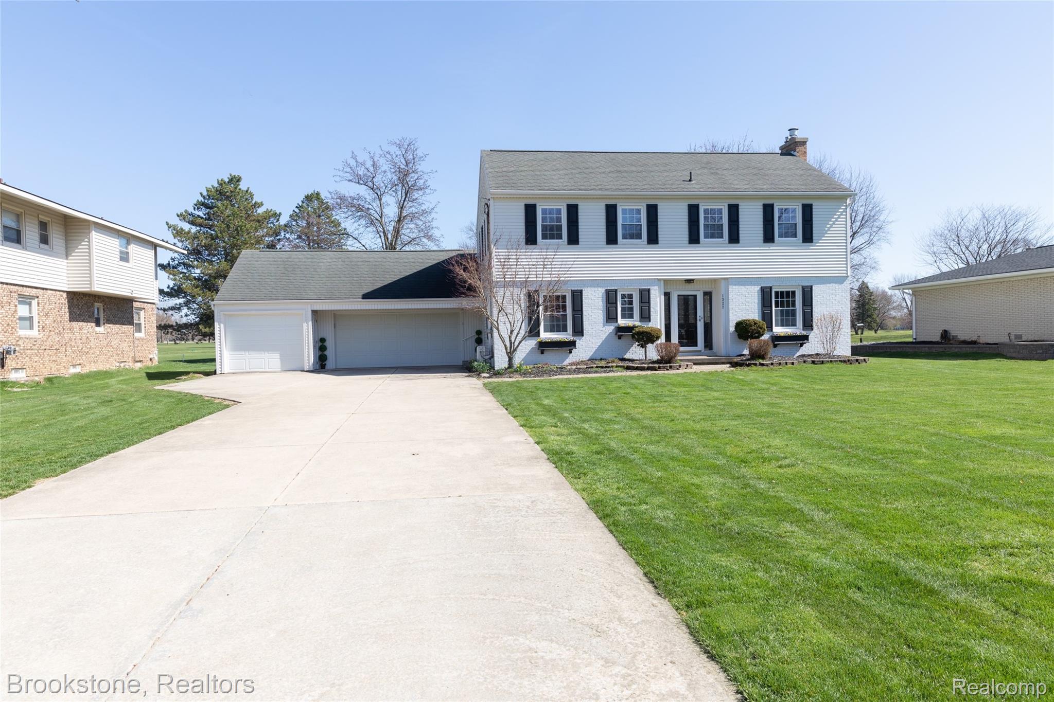 1322 MEADOW GREEN