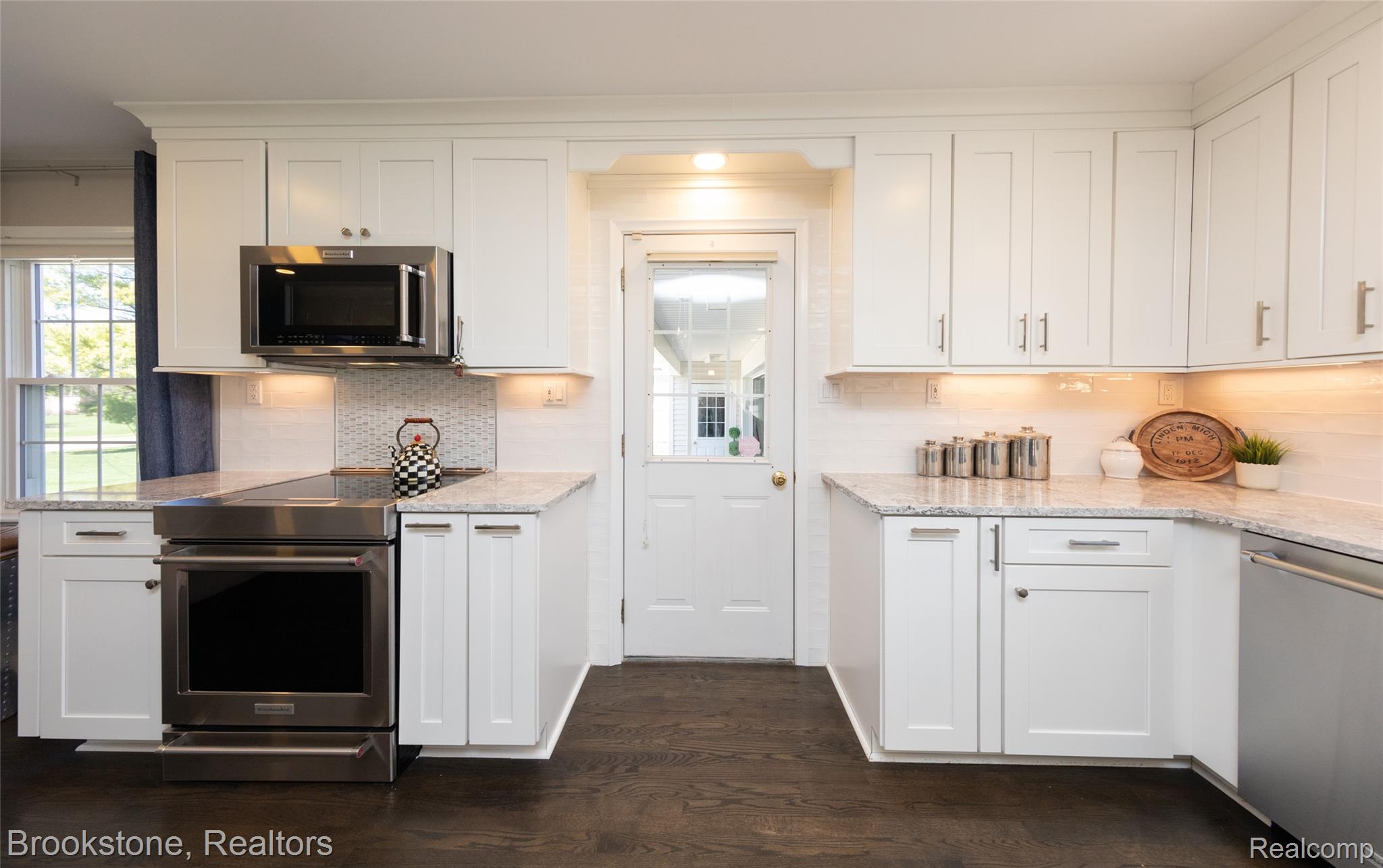 1322 MEADOW GREEN
