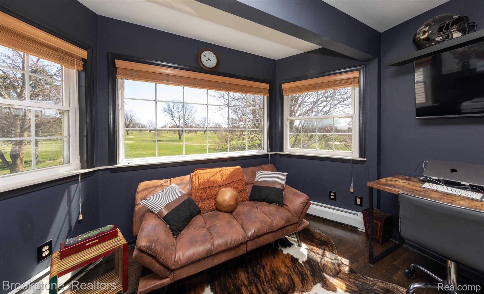 1322 MEADOW GREEN