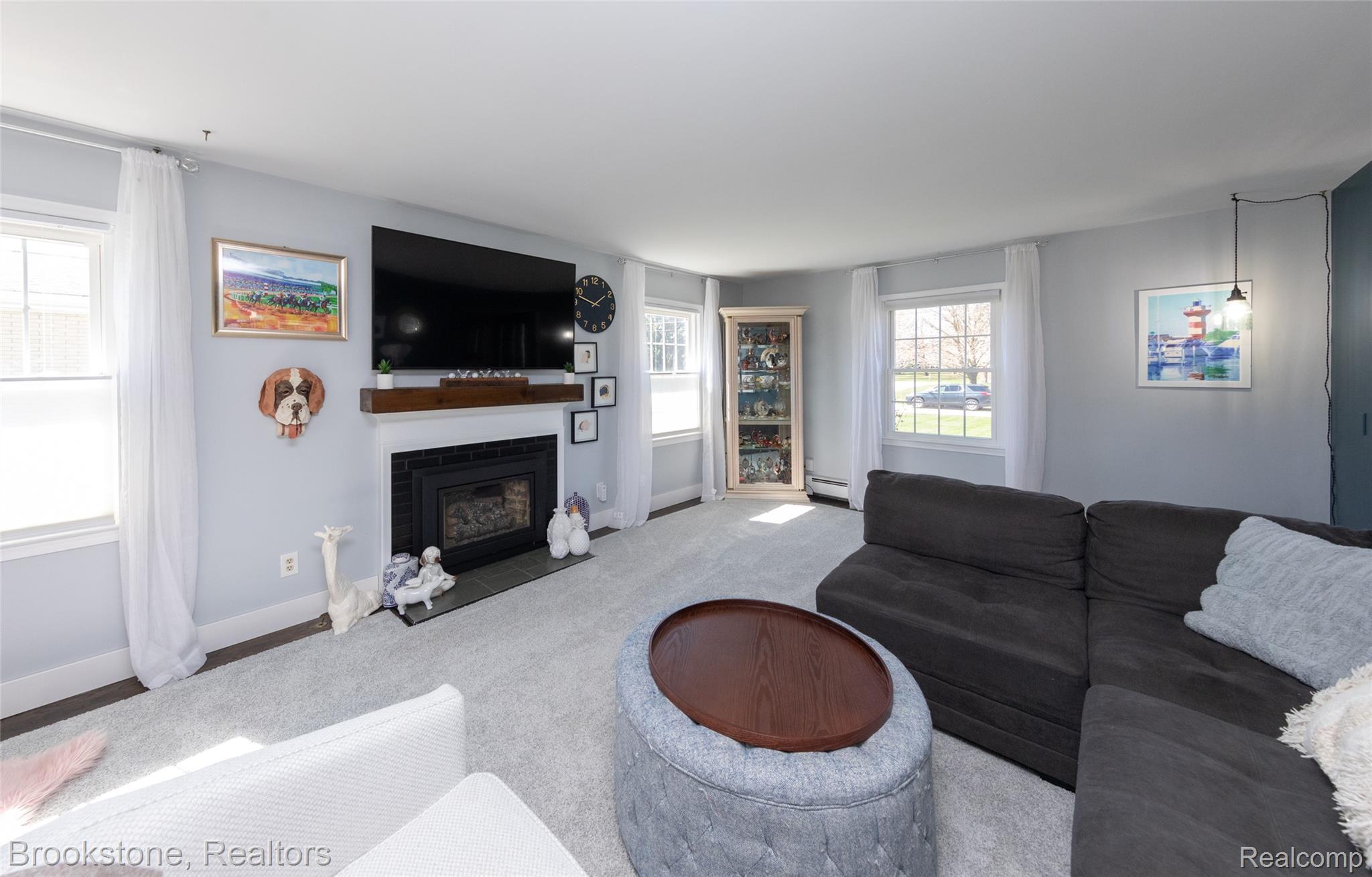 1322 MEADOW GREEN