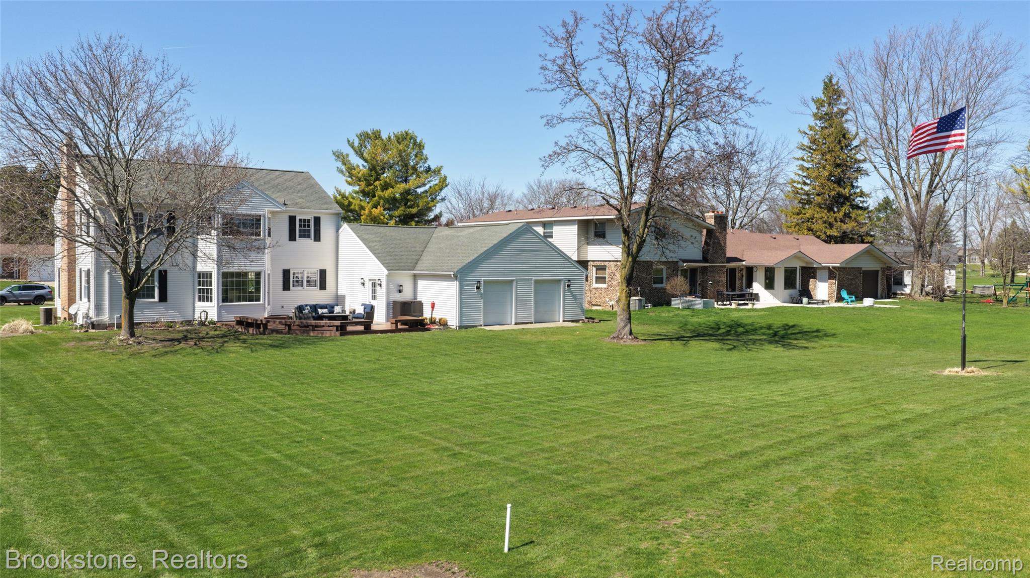 1322 MEADOW GREEN