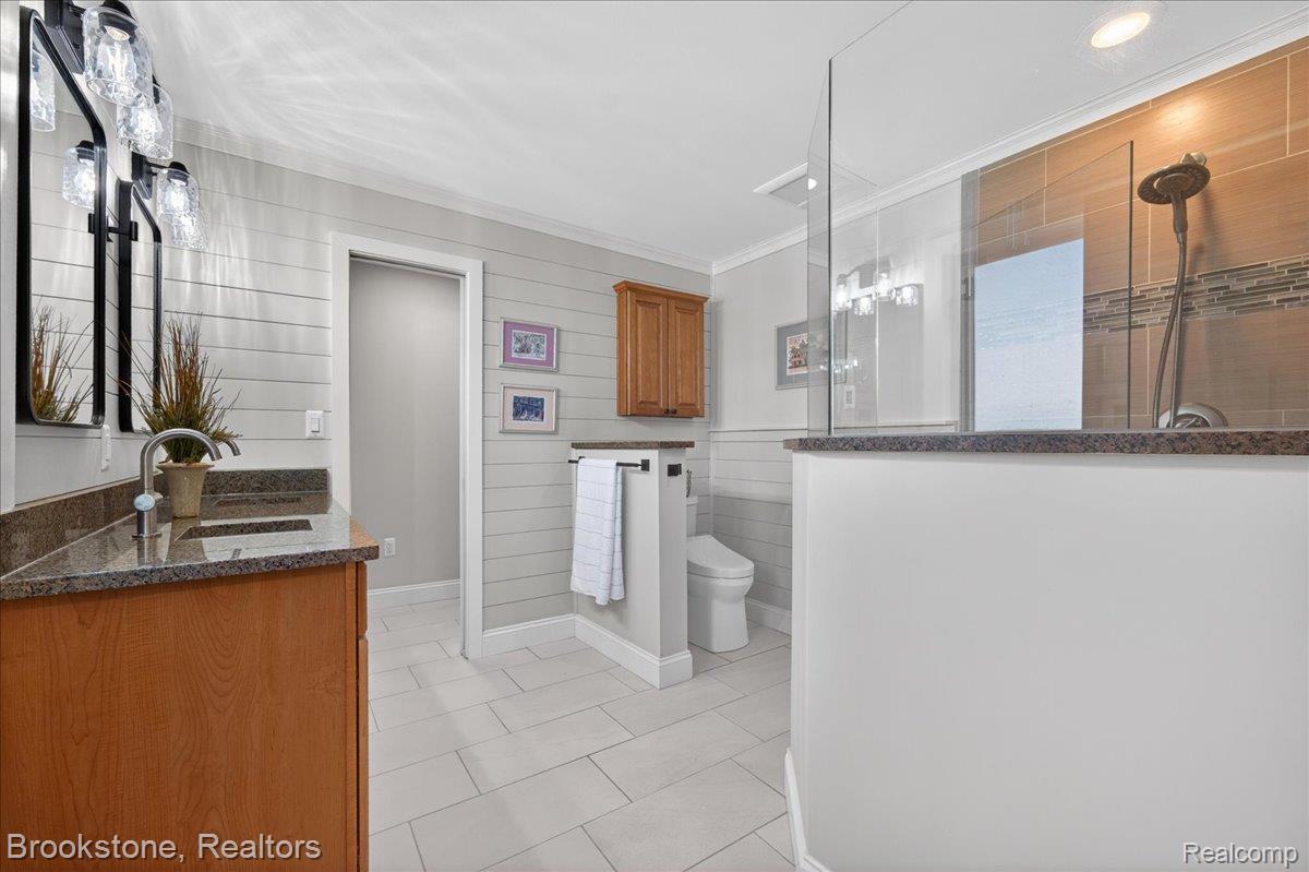 3426 KINGSWAY