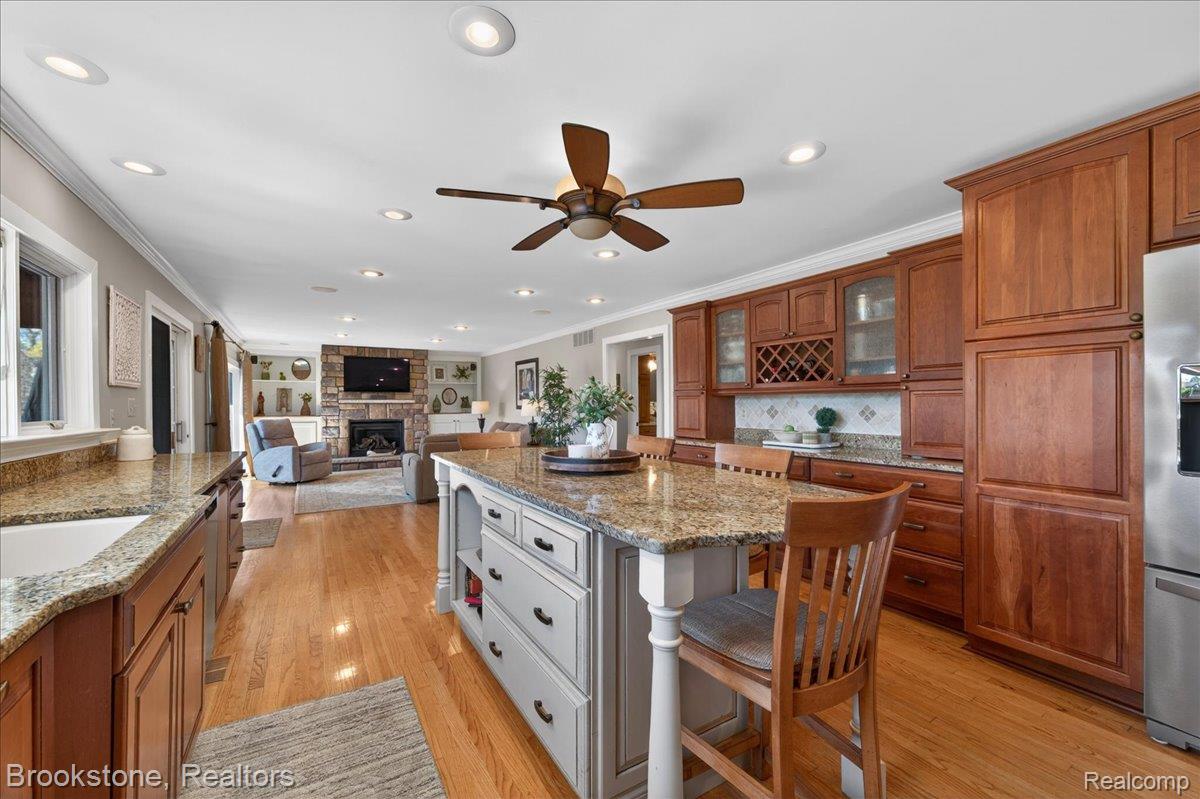 3426 KINGSWAY