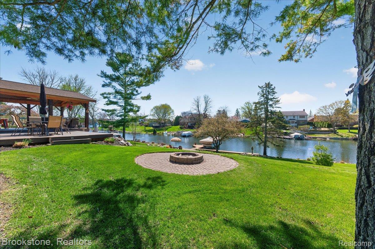 3426 KINGSWAY