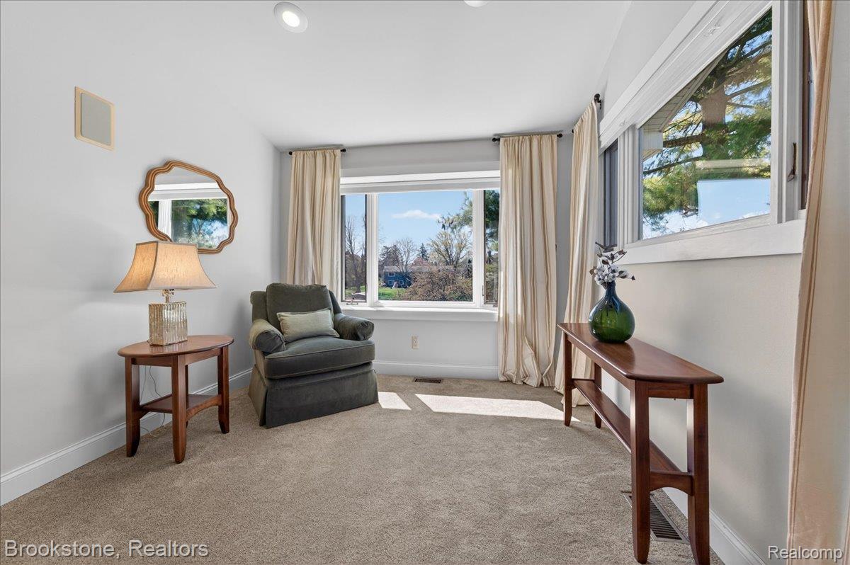 3426 KINGSWAY