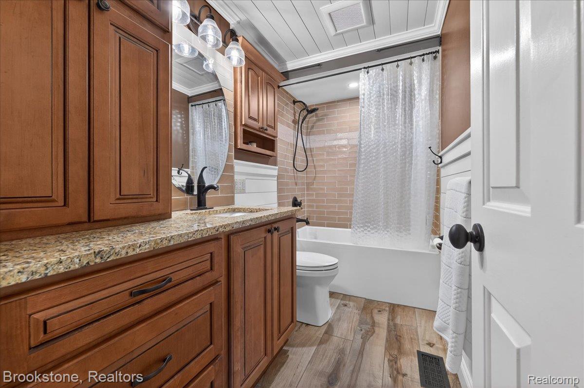 3426 KINGSWAY