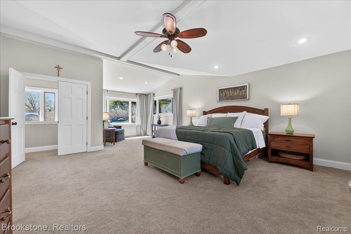 3426 KINGSWAY