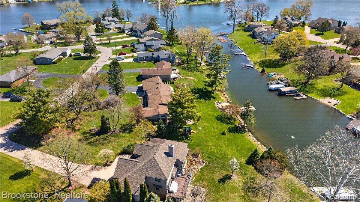 3426 KINGSWAY