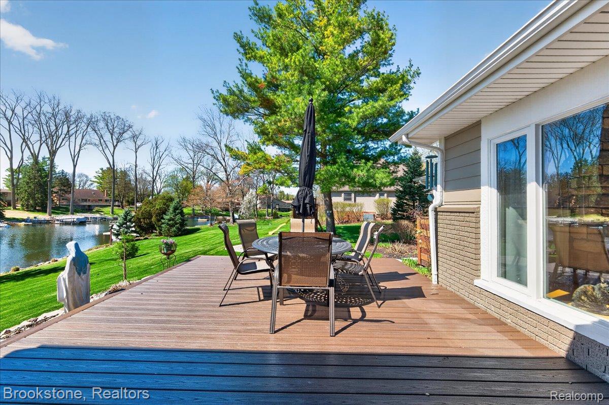 3426 KINGSWAY