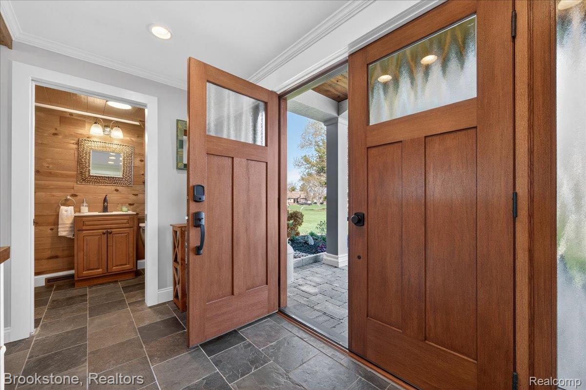 3426 KINGSWAY