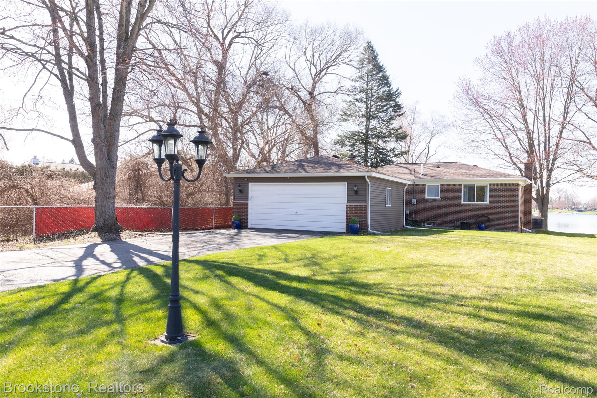 2773 MAPLE RIDGE