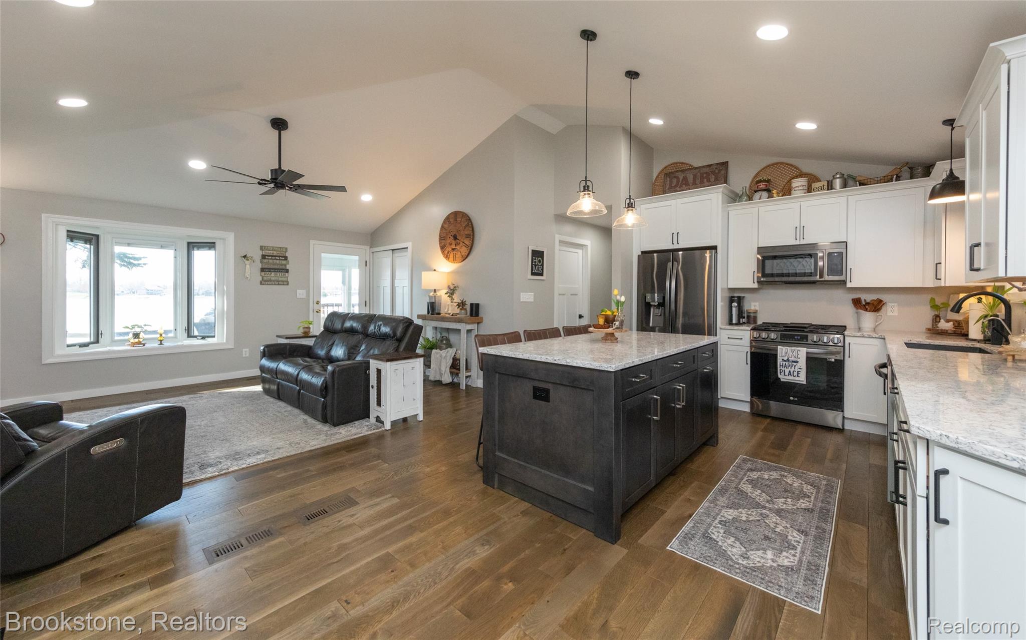2773 MAPLE RIDGE