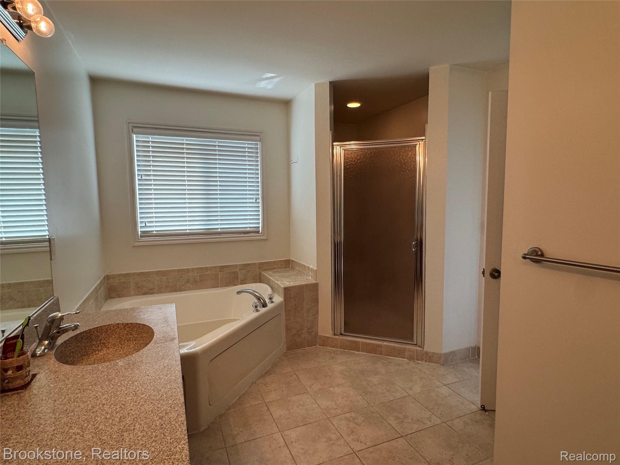 24817 VALLEYWOOD