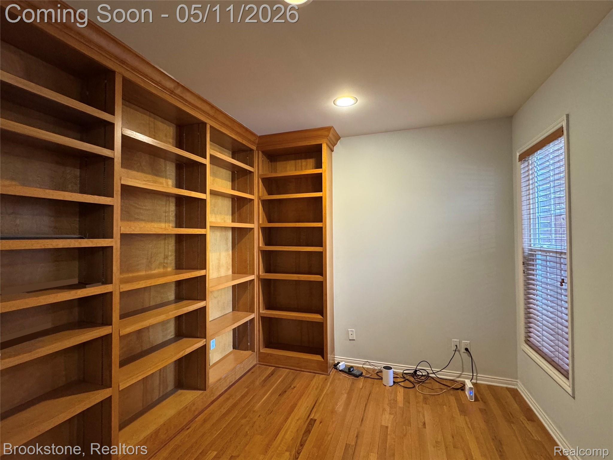24817 VALLEYWOOD