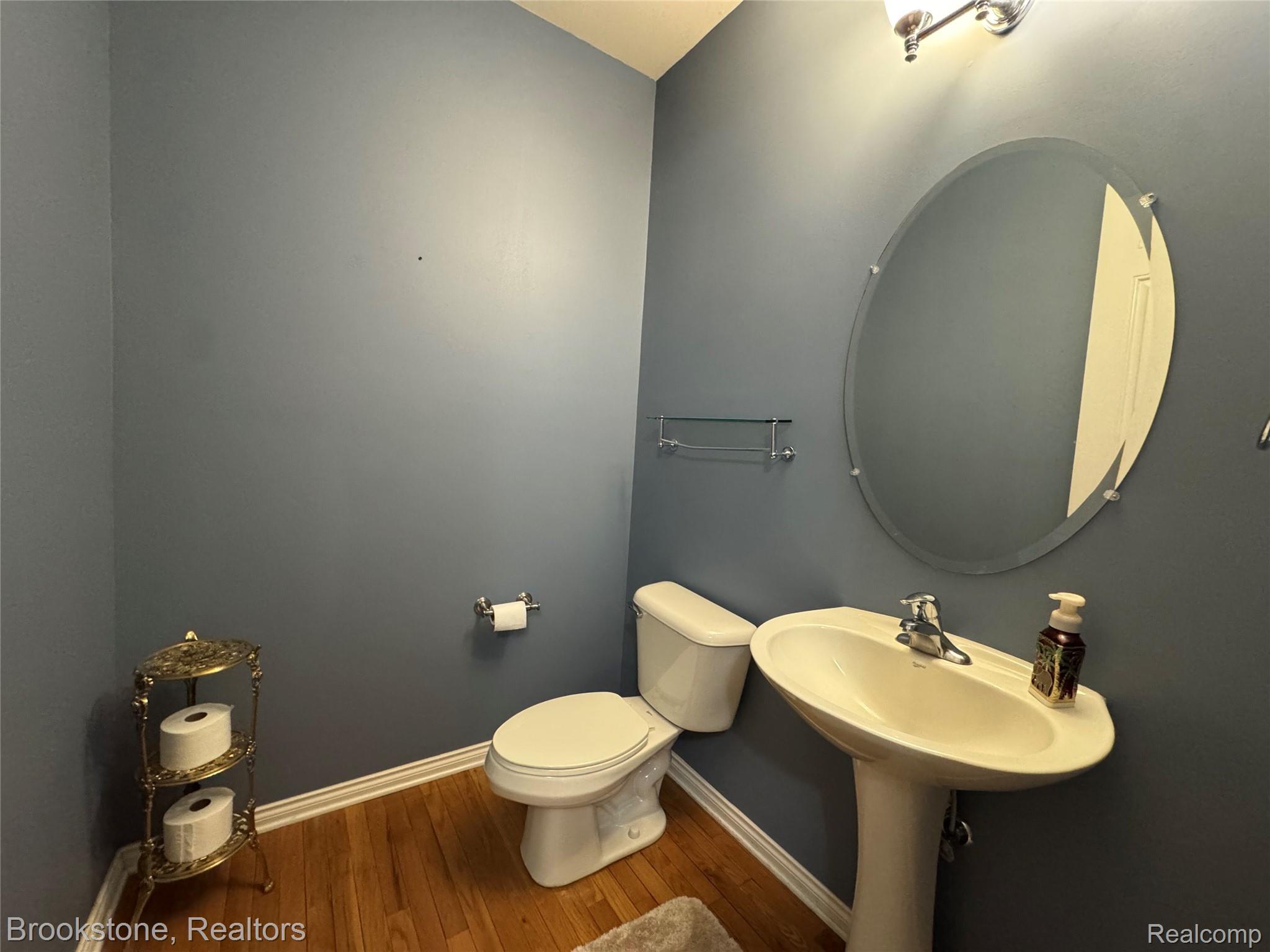 24817 VALLEYWOOD