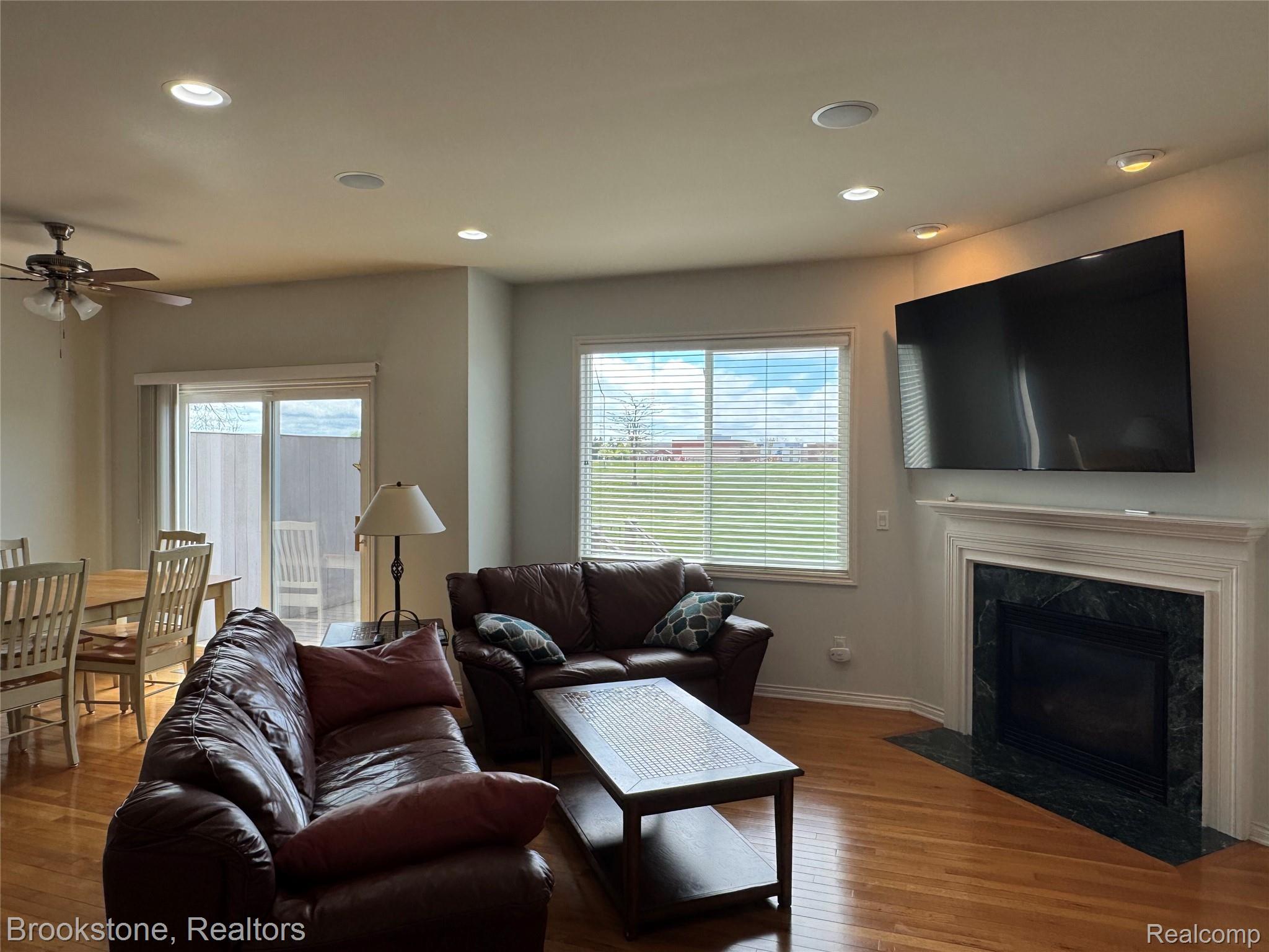 24817 VALLEYWOOD