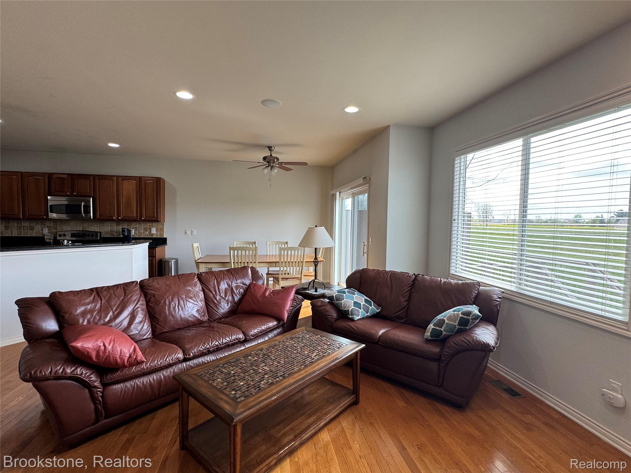 24817 VALLEYWOOD