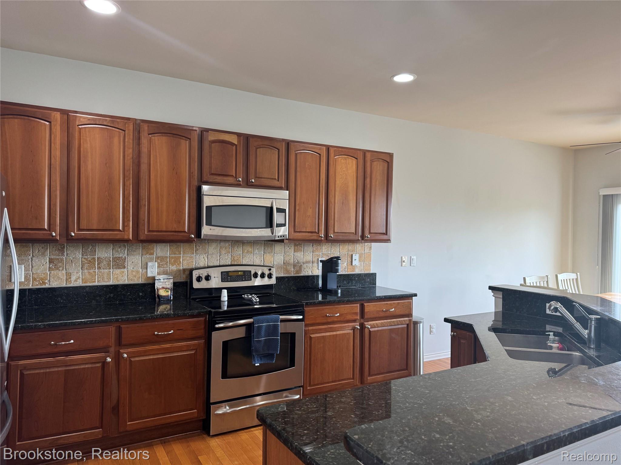 24817 VALLEYWOOD