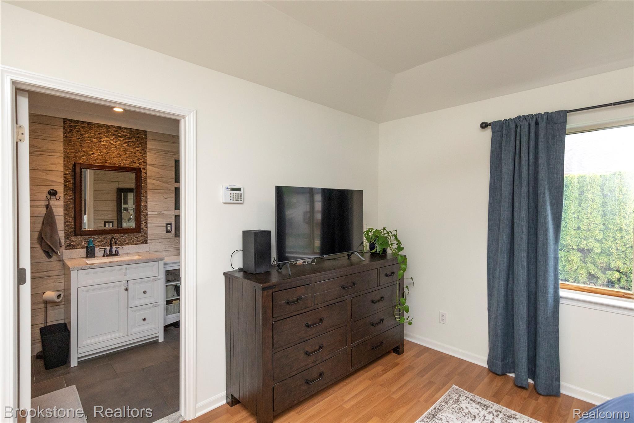 21340 BUNKER Drive