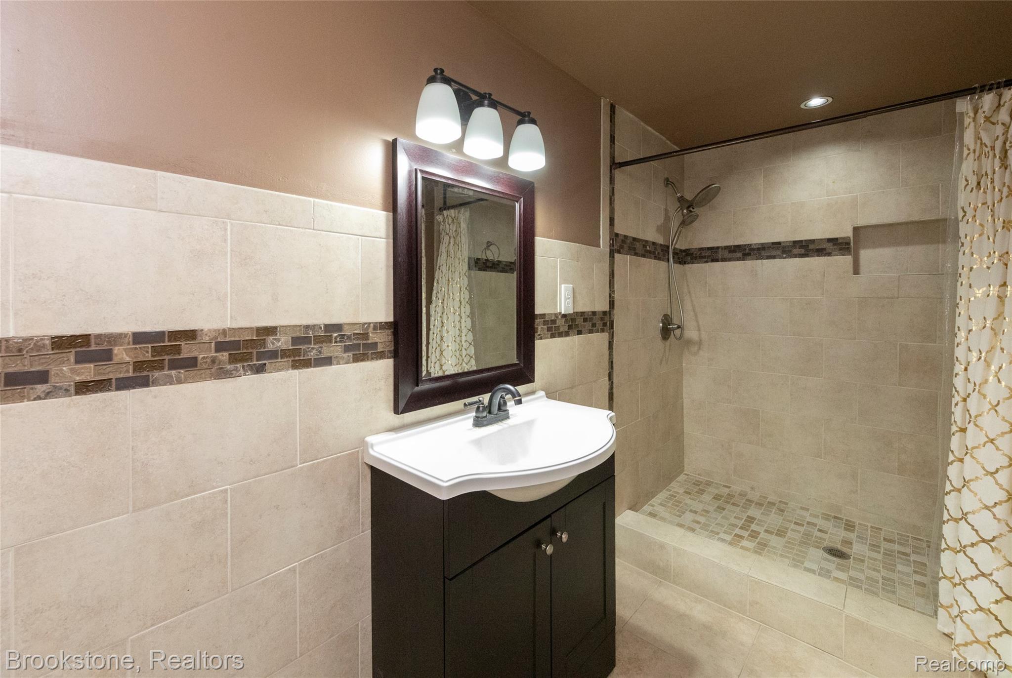 21340 BUNKER Drive