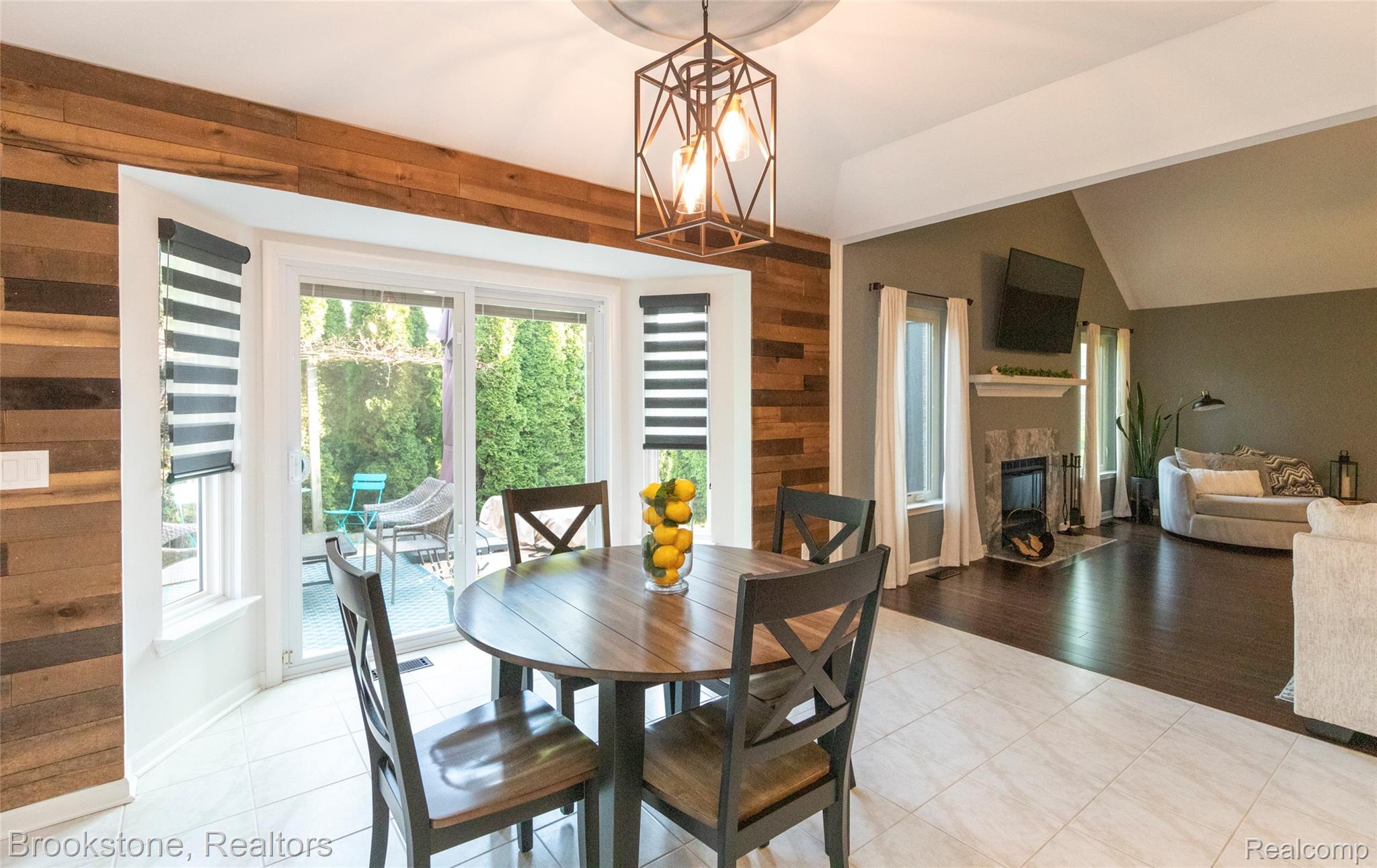 21340 BUNKER Drive