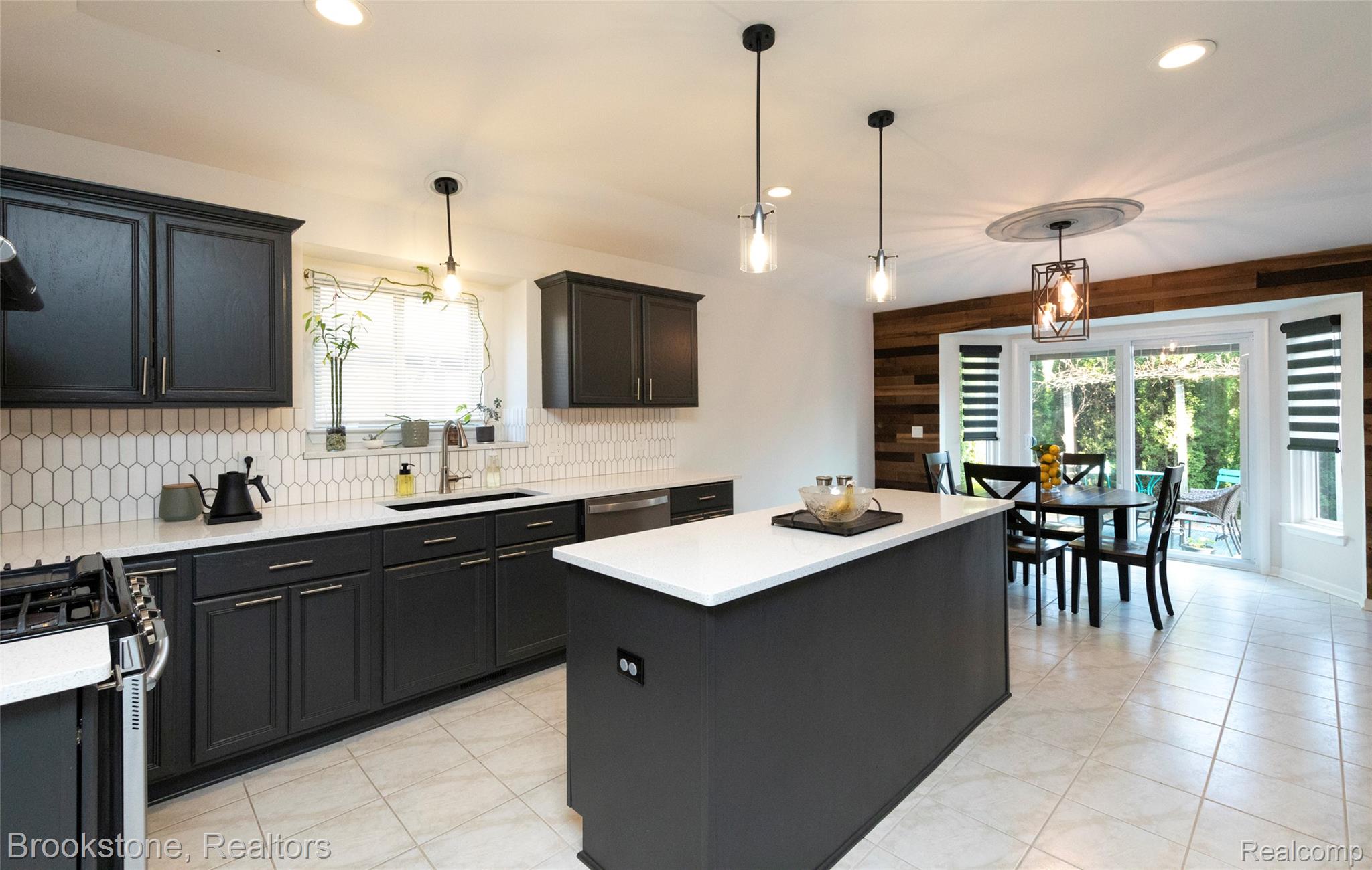 21340 BUNKER Drive