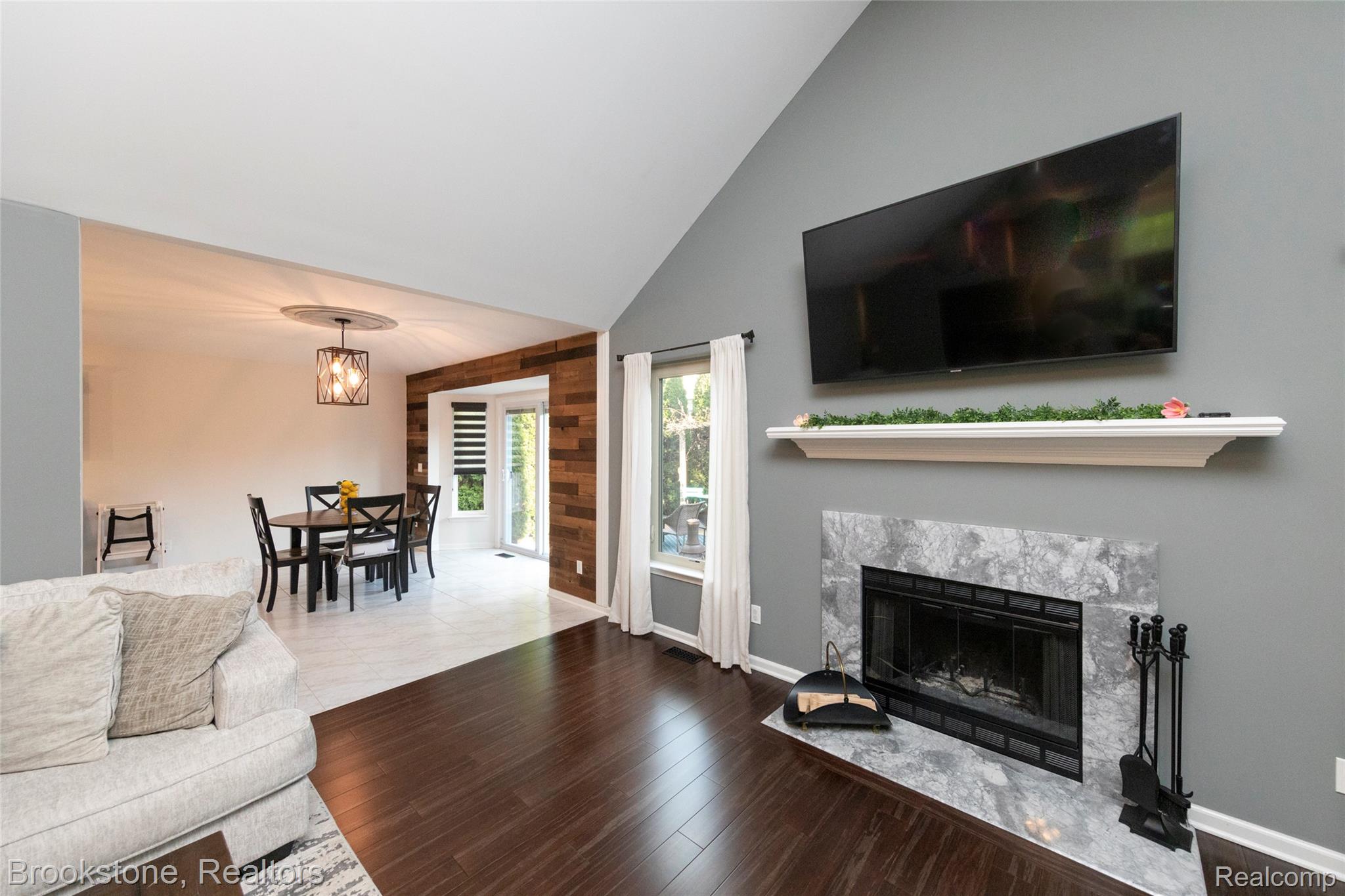 21340 BUNKER Drive
