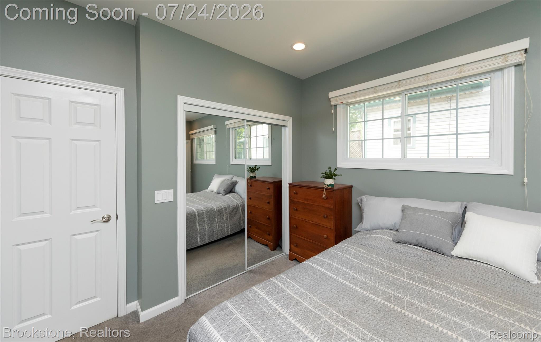 2935 Inman Street
