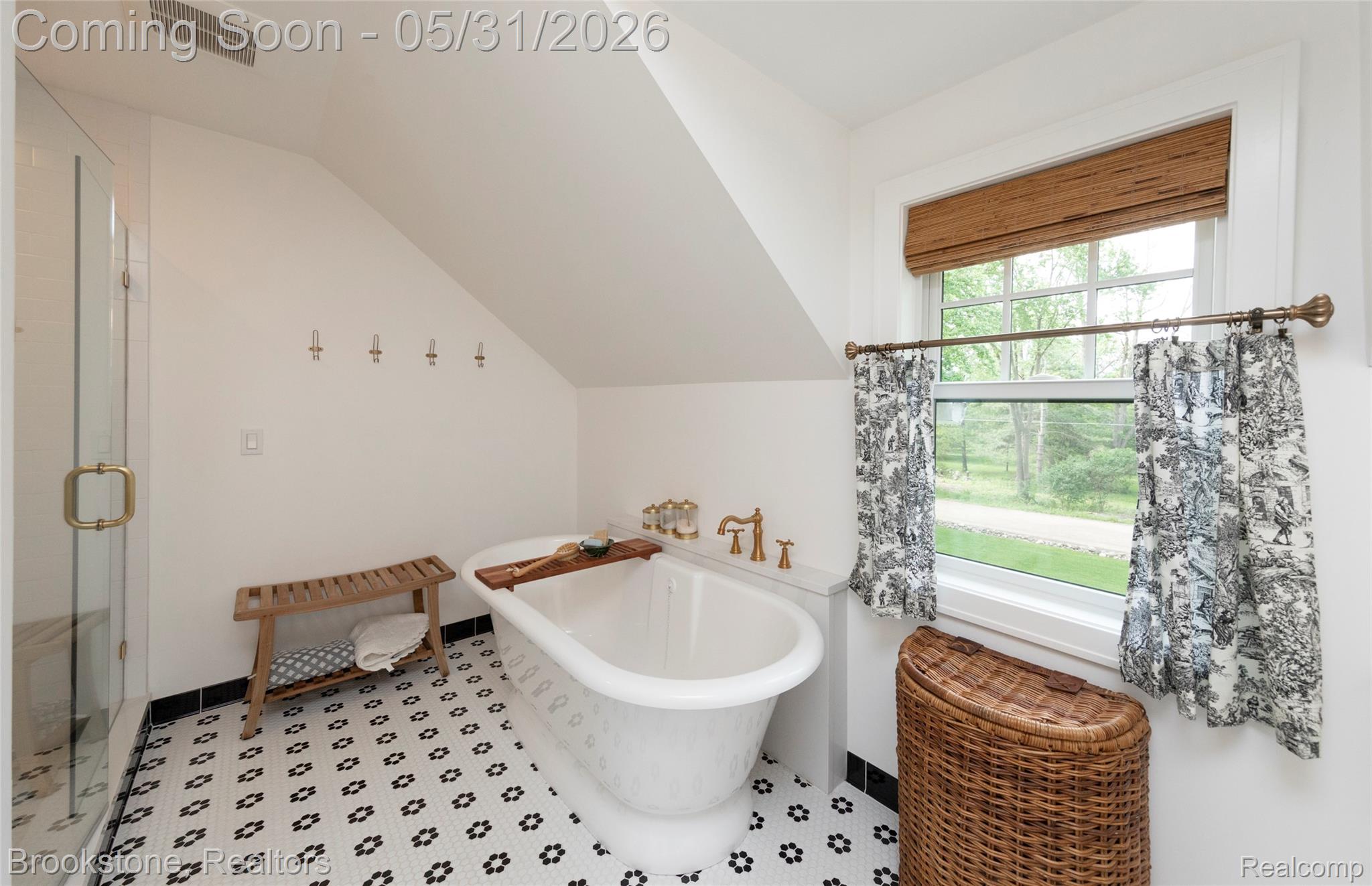 8322 BUCKELL LAKE